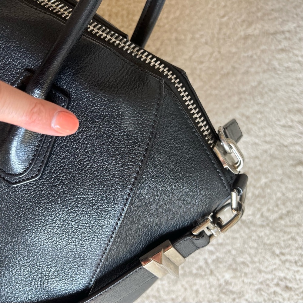 Givenchy Antigona black leather bag - Picture 8 of 15